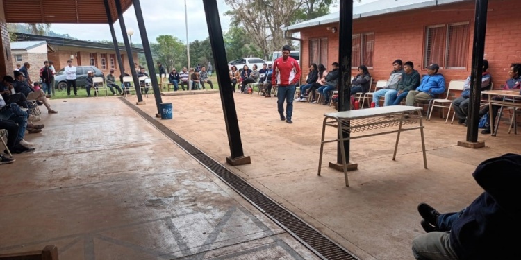 ASAMBLEA DE MAYO. A mediados de mayo, un grupo de caciques se reunió en asamblea en Aristóbulo del Valle, pero no lograron mayoría.