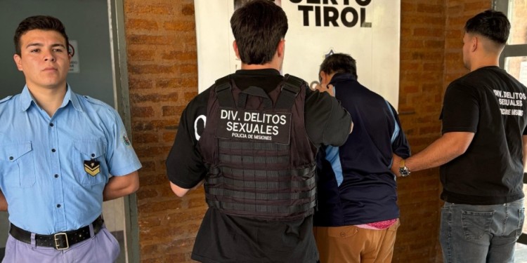 TRASLADO. Una comitiva de la policía misionera viajó hasta Chaco para trasladar al sospechoso a Posadas.