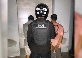 Dos hombres escalaron un edificio para robar una bicicleta