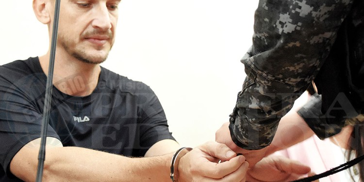 ESPOSAS Y RETORNO A CERRO AZUL Germán Kiczka ayer tras la formalidad del acto que dispuso el TP-1 de Posadas.