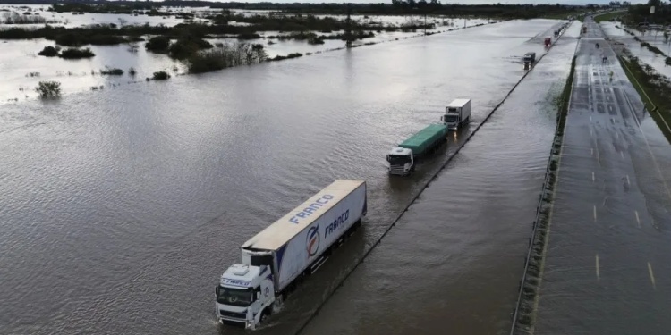 CRÍTICO: Campos inundados en Campana, provincia de Buenos Aires.