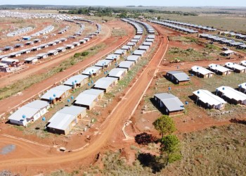 “Estamos previendo, si los recursos lo permiten, entregar cerca de 1.500 viviendas de acá a fin de año”