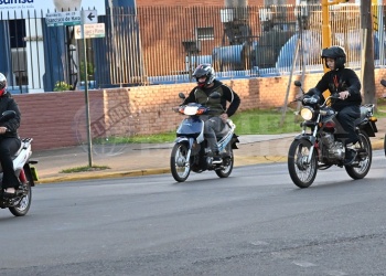“Pasás con el DNI y salís con la moto, cuando algunos no saben ni cómo se arranca”