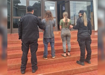 Detenidos por apedrear la casa de la vecina y amenazarla de muerte