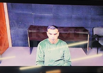 “¿Vos creés que me vas a c… la carrera, en serio lo pensás?, yo soy el jefe, tu jefe”