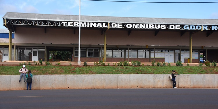 UN ENIGMA. Preocupa a los vecinos de Gobernador Roca que la terminal siga sin funcionar.