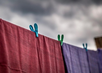 El truco holandés para secar la ropa en días de lluvia y evitar el olor a humedad