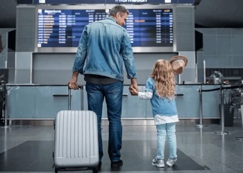 Desde junio, los menores podrán obtener pasaporte y autorización para salir del país en un solo trámite