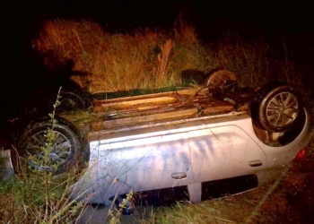 Mañana complicada por la lluvia en Misiones: dos autos despistaron