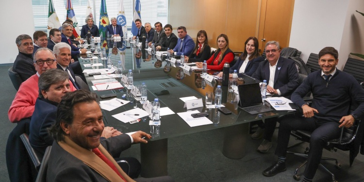 REUNIÓN. Los gobernadores presentaron un proyecto de ley para modificar los ATN tras encontrarse en el CFI
