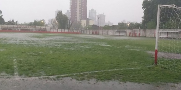 MUCHA LLUVIA. Las precipitaciones obligaron a la suspensión de los juegos.