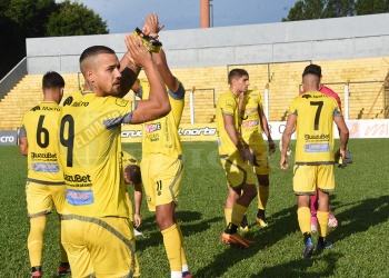 Crucero enfrenta a Sarmiento con la urgencia de sumar puntos