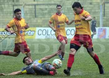 Crucero sigue en caída libre