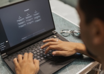 Cómo identificar si un texto fue escrito con una inteligencia artificial