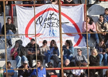 Escuelas y parroquias celebraron Corpus Christi en cancha de Guaraní