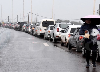 Feriado: la lluvia no frenó el intenso paso hacia Encarnación