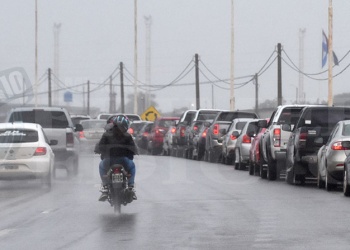 Feriado: la lluvia no frenó el intenso paso hacia Encarnación
