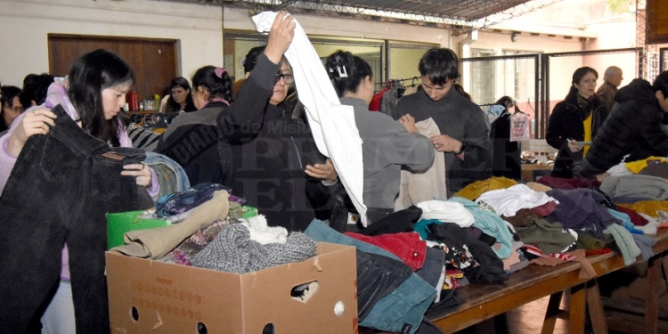 LA PRÓXIMA. Habrá mini ferias mensuales en Santos Mártires pero la próxima general será en noviembre, con ropas más de verano.