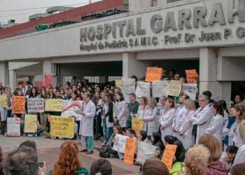 Se mantiene el conflicto en el Garrahan a la espera de un comunicado oficial