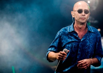 El Indio Solari volvió a la escena con un par de estrenos