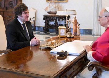 Milei se reunió con el Papa y le confirmó que visitará la Argentina