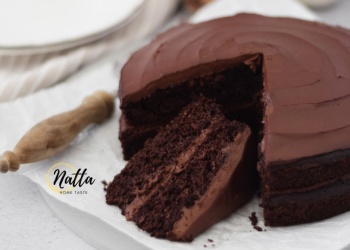 Furor por la torta de chocolate sin harina ni horno: se hace en 5 minutos y solo lleva dos ingredientes