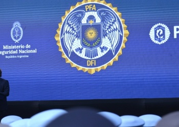 Milei lanzó una reforma de la Policía Federal con foco en delitos complejos e inspiración en el FBI