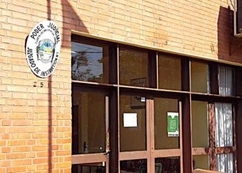 A juicio por robarle dinero para la inscripción del colegio a un menor