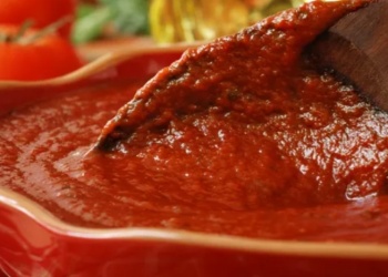 ANMAT prohibió la venta de una reconocida salsa de tomate y un aceite de oliva