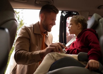 Seguridad vial: casi todos los padres ponen en riesgo la vida de sus hijos