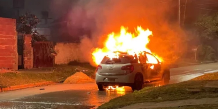 PLAN. Una de las víctimas fue con su novia a comprar droga, fue asesinado en el búnker y luego puesto en el auto.