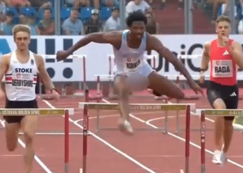 Insólito: atleta ganó una carrera con su miembro expuesto y logró su mejor marca del año