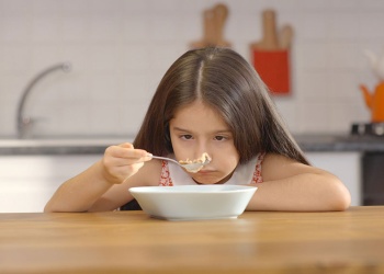 Cuando comer se vuelve un problema: las dificultades alimentarias en la infancia