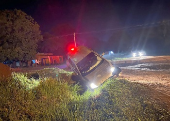 Perdió el control del auto y despistó