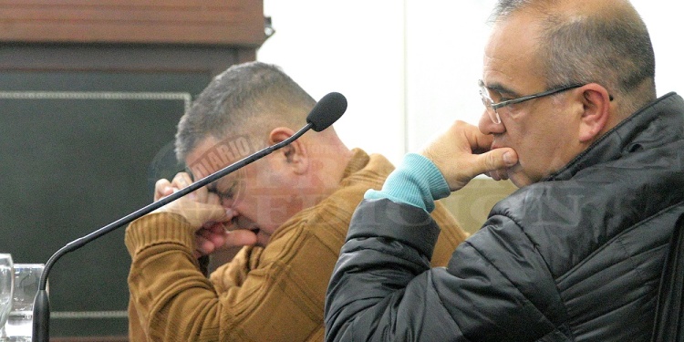 INSTANCIA FINAL. Los encartados Duette y Gómez reflexivos durante la última audiencia en la que oyeron los alegatos y pedidos de condena de Fiscalía y Querella.