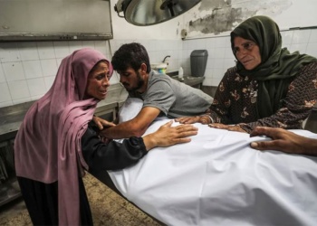 Denunciaron que el ejército israelí atacó a multitud que esperaba ayuda alimentaria en el sur de Gaza