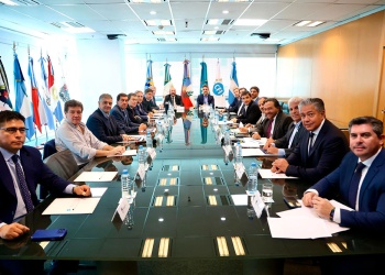 Gobernadores se suman al plan para blanquear los “dólares del colchón”