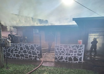 Incendio en Capioví: una mujer fue rescatada con vida pero murió en el hospital