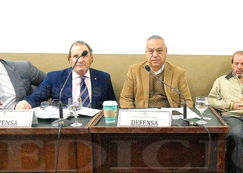 “¡Amigo, por favor, estamos trabajando, si vos me entendés!”