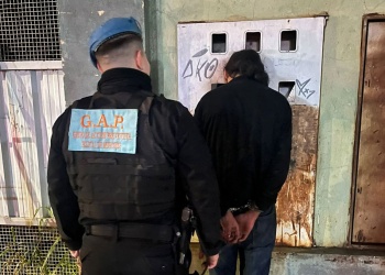 Rompió vidrieras y se escondió en un edificio abandonado: terminó detenido