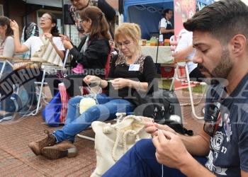 Una fecha con propósito: el Día de Tejer en Público