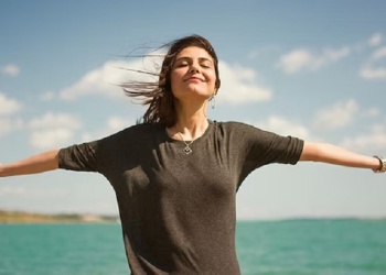 Respirar profundamente para sentir