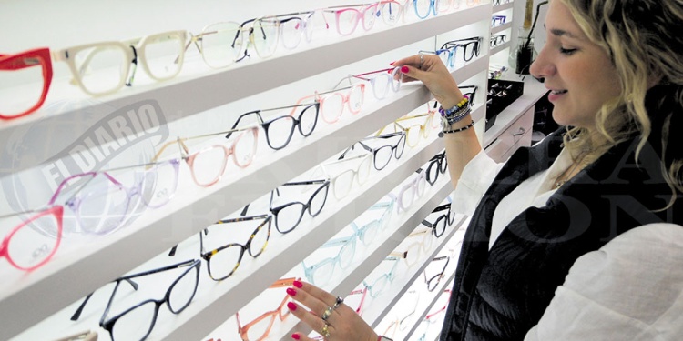 SALUD VISUAL. La recomendación profesional es realizar el recambio cada dos años como máximo. (Foto Archivo)