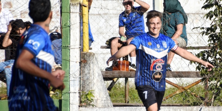 SE VISTIÓ DE HÉROE. Barrientos marcó el gol de triunfo de 1º de Mayo.