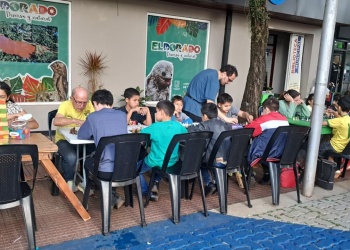 Eldorado: grupo de jóvenes se reúne todo los viernes para aprender sobre ajedrez