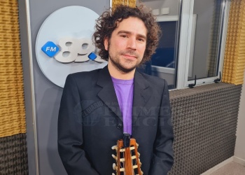 Iván Elizaincin y su guitarra de diez cuerdas regresan a Misiones con tres conciertos íntimos