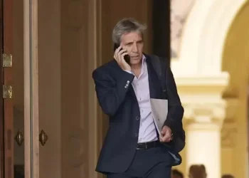 Causa YPF: la Justicia de EEUU pide los celulares de Luis Caputo y Sergio Massa