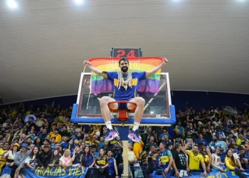 “Orgullo”: Sebastián Vega, el bicampeón de Boca que celebró la bandera LGBT
