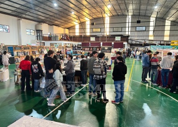 A puro brillo, comenzó la Feria del Libro en Oberá
