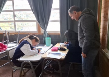 Adolescencia en la escuela: desafíos y contención en tiempos de crisis